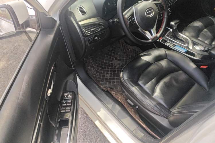 Used GAC Trumpchi GA6 2016 235T DCT Elite Edition Driver Seat