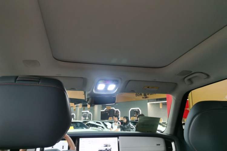 Used Deepal G318 2024 Four-Wheel-Drive Air Suspension Model
