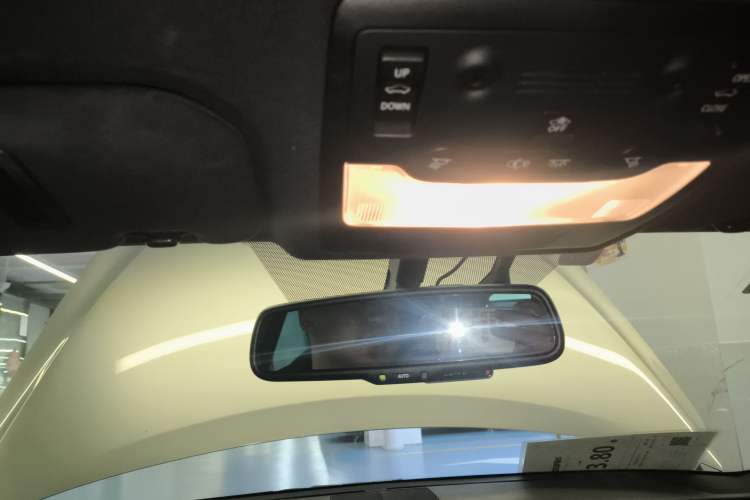 Used Lexus IS 2015 200t F SPORT
