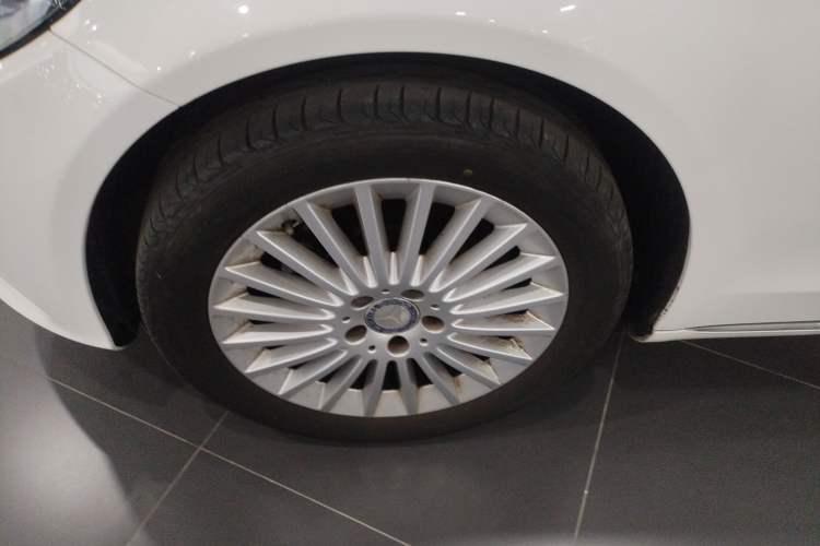 Used Mercedes-Benz C-Class 2015 Facelift C 180 L