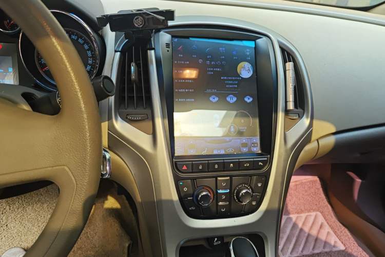 Used Buick GT 2012 GT 1.6L Automatic Comfort Edition Audio And AC Panel