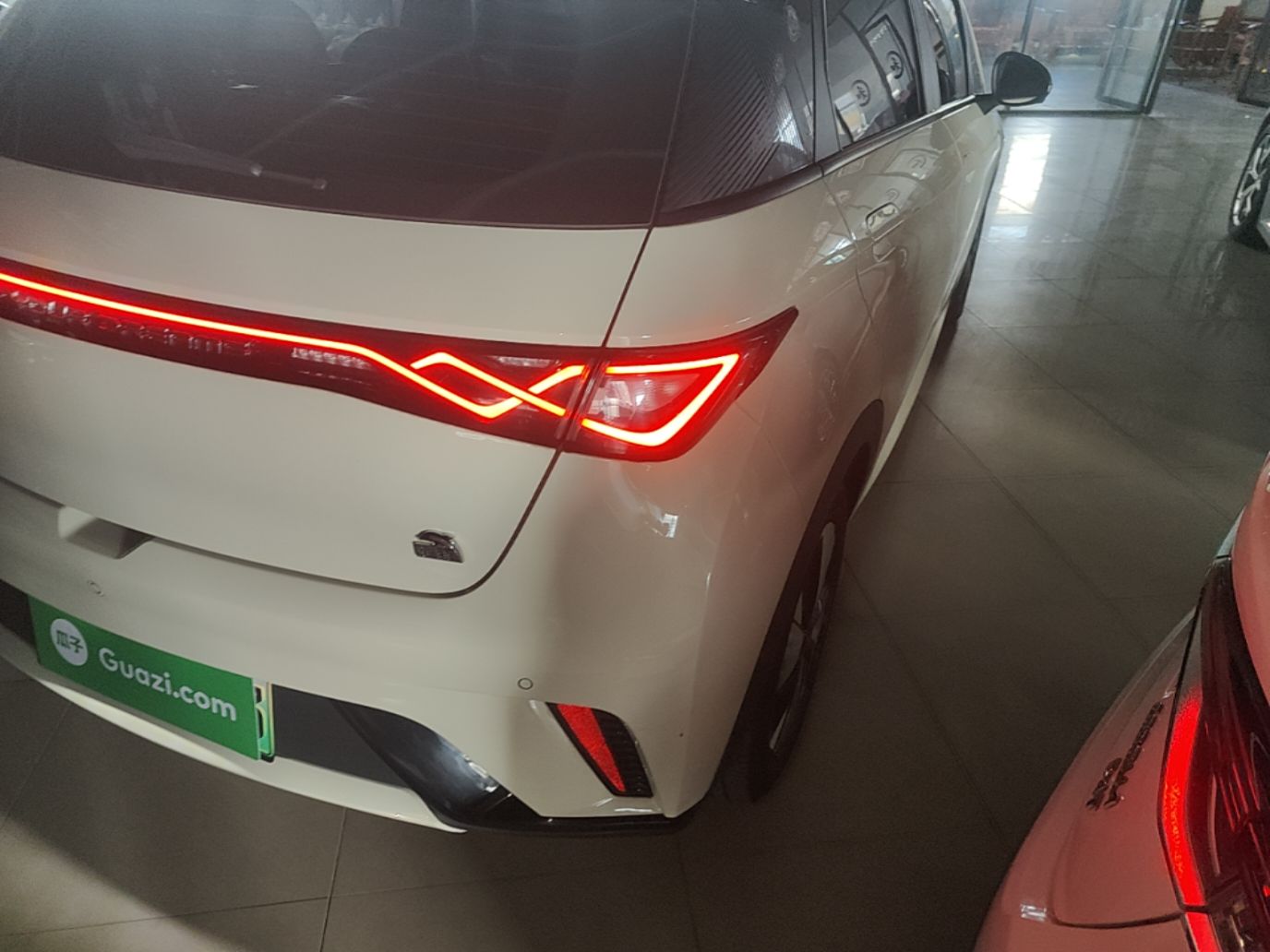 BYD Dolphin 2023 420 km Fashion Edition — снимка 9