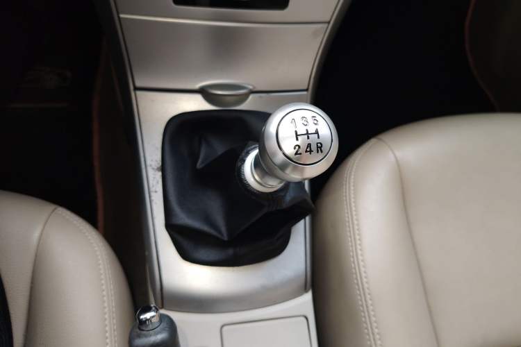 Used Toyota Corolla 2011 1.6L Manual GL Gear Lever