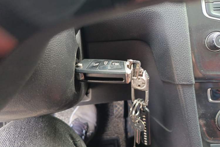 Used Volkswagen Golf 2017 1.6L Automatic Comfort Million-Vehicle Anniversary Edition Vehicle Key