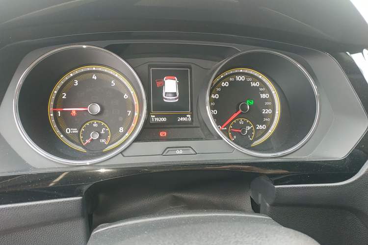 Used Volkswagen Tiguan L 2019 Revised 330TSI Automatic Two-Wheel Drive Smart & Luxury Edition China VI Standard
