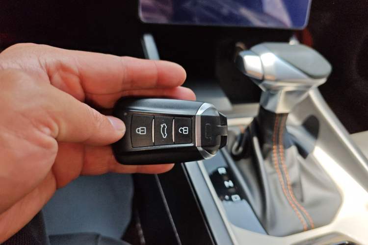 Used Dongfeng Aeolus Yixuan 2023 Mach Edition 1.5L Automatic Chasing Wind Version Vehicle Key