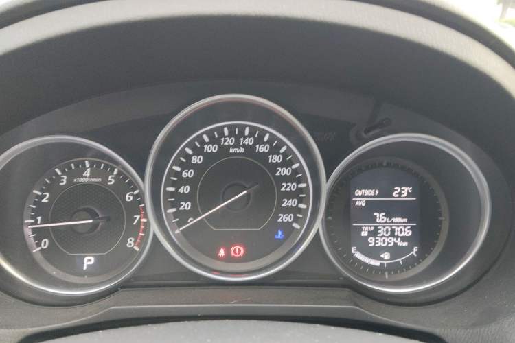 Used Mazda Atenza 2015 2.0L Blue Sky Luxury Edition