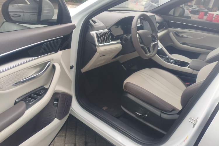 Used BYD Song PLUS New Energy 2024 HONOR Edition DM-i 110km Flagship PLUS
