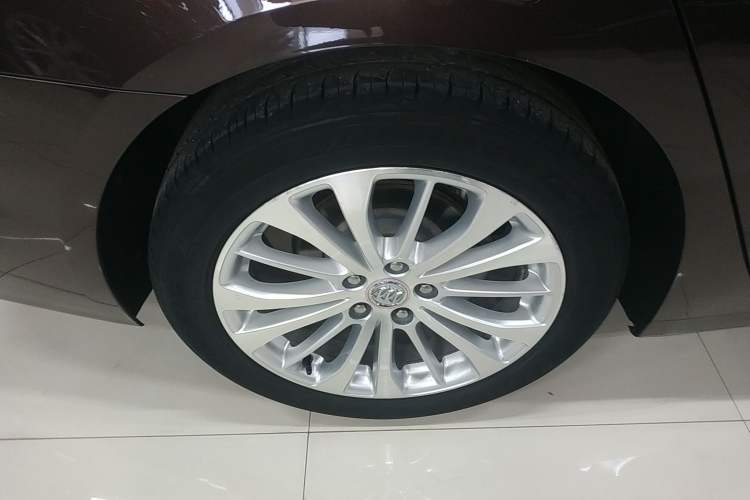 Used Buick LaCrosse 2016 28T Luxury Version Exterior 4