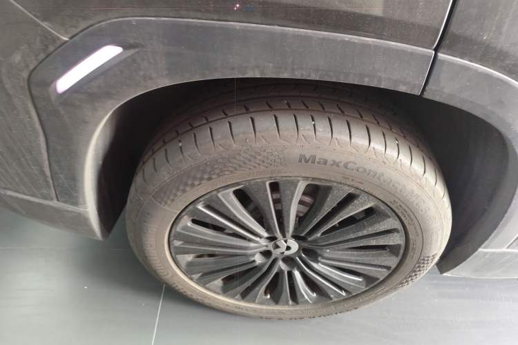 Used Nio ES6 2022 75 kWh Sport Edition Right Rear Wheel Hub