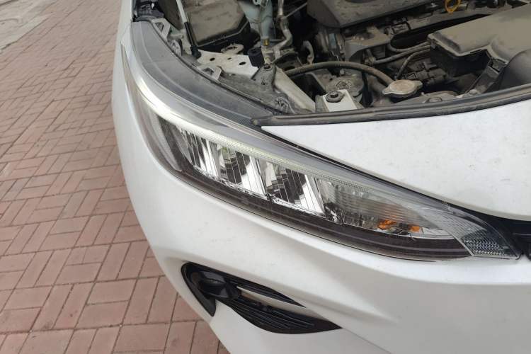 Used Toyota Wildlander 2022 2.0L CVT Two-Wheel Drive Luxury PLUS Edition Right Front Headlight