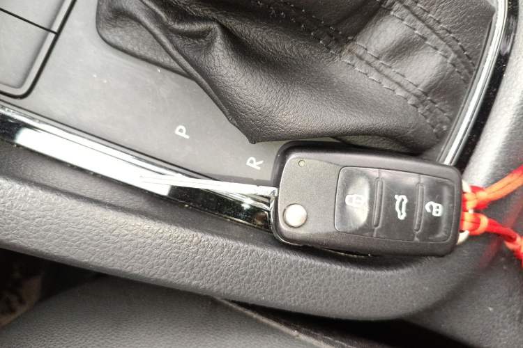 Used Volkswagen Sagitar 2015 1.6L Automatic Comfort Model Vehicle Key