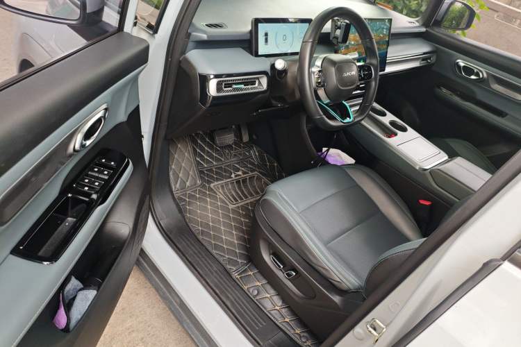 Used AION Y 2023 Younger Star Edition Driver Seat