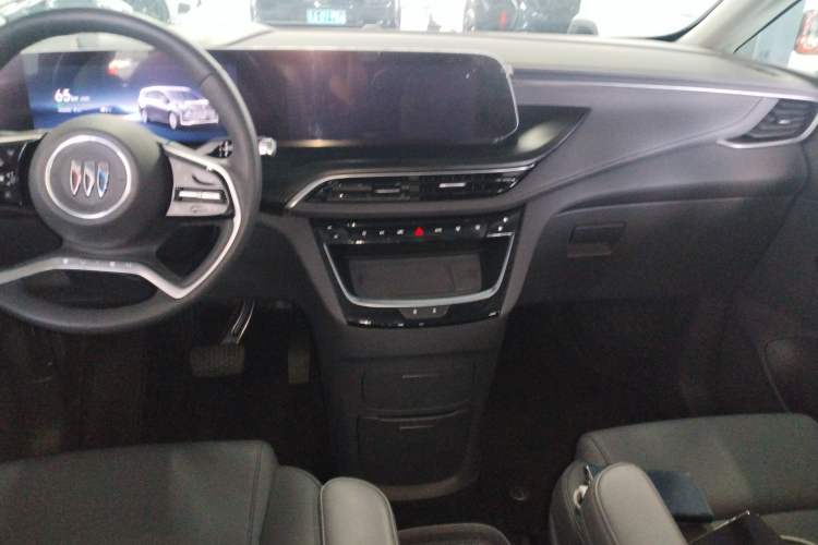 Used Buick GL8 New Energy 2025 Lu Shang Luxury Edition 7-Seater Audio And AC Panel