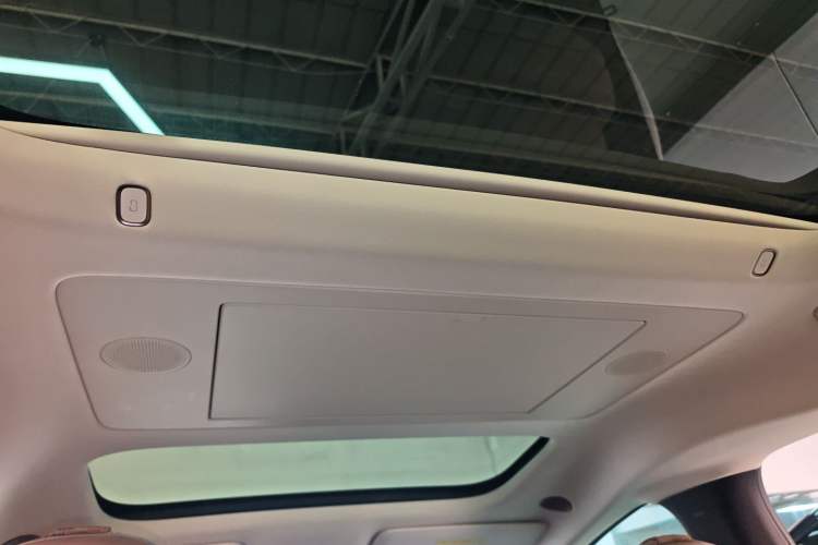 Used Li Auto MEGA 2025 Home Family Special Edition