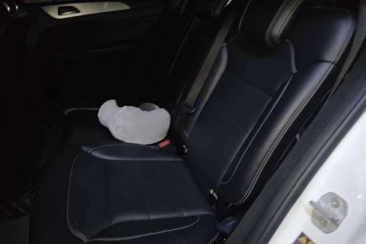 Used Mercedes-Benz M-Class 2015 ML 320 4MATIC Left Rear Seat