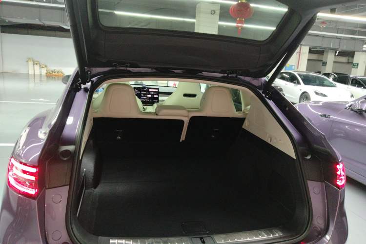 Used Hima Luxeed R7 2025 Range-Extended Version 251 km Max Trunk