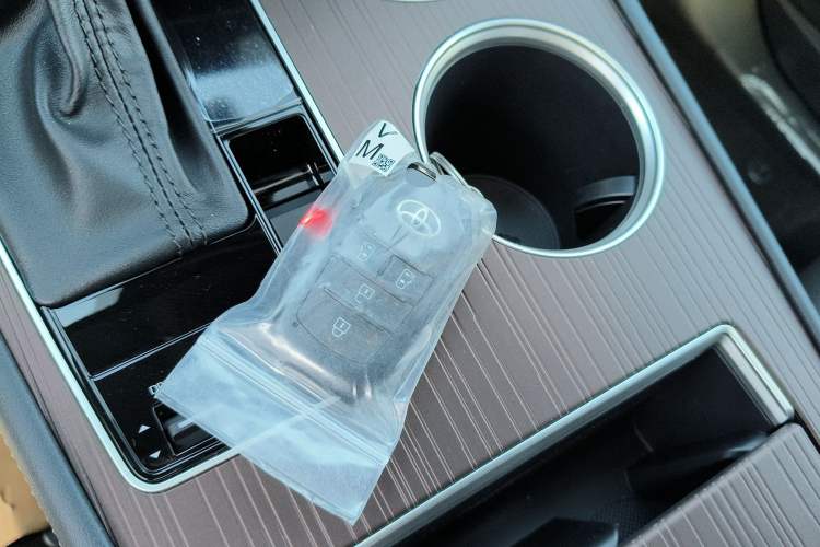 Used Toyota Granvia 2026 Model 2.5L Hybrid Comfort Edition