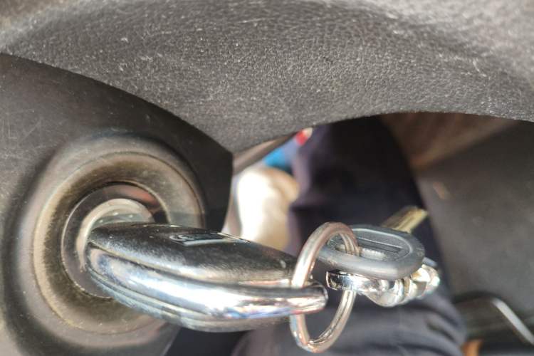 Used Hyundai Santa Fe 2013 2.4L Manual Two-Wheel Drive Comfort Version Vehicle Key