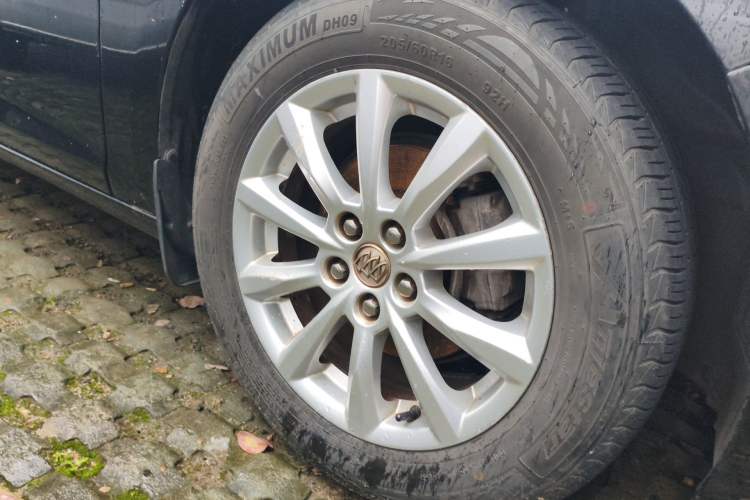 Used Buick GT 2013 GT 1.6L Automatic Fashion Edition Right Front Wheel Hub