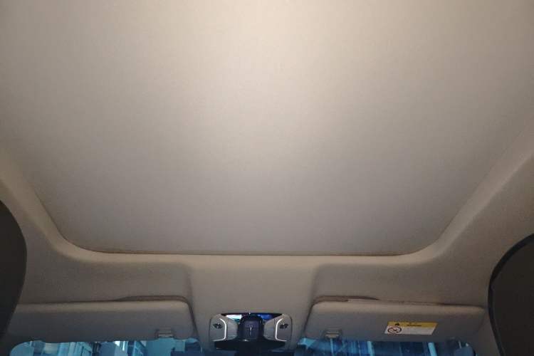 Used GAC Trumpchi GS8 2017 320T Two-Wheel Drive Luxury Smart Connectivity Version (7 Seats) Headliner