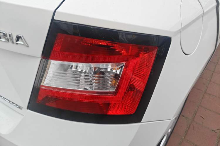 Used Skoda Fabia 2017 1.4L Automatic Car Enjoy Edition
