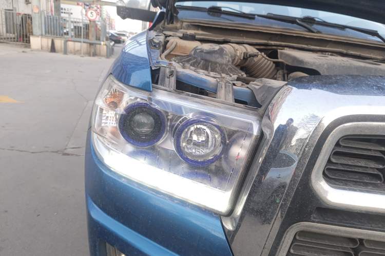 Used Zxauto Terralord 2018 2.5T Two-Wheel Drive Luxury Version Standard Double Right Front Headlight