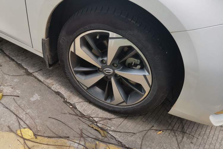 Used GAC Trumpchi GA6 2019 270T Automatic Prestige Edition Right Front Wheel Hub