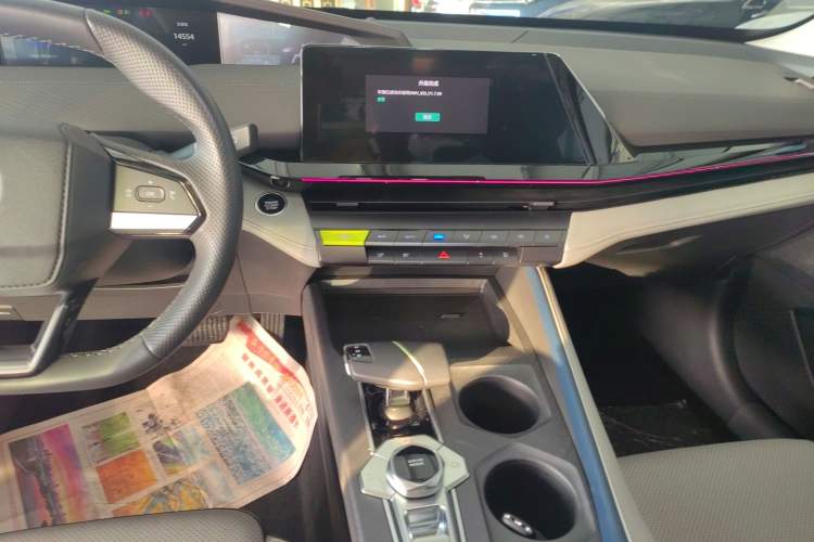 Used Changan UNI-V iDD 2023 ZhiDian iDD 1.5T 113km ZhiKu Model
