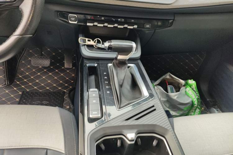 Used Baojun RM-5 2019 1.5T CVT 24-Hour Online Premium Version 7 Seats Gear Lever