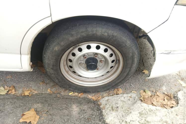 Used Jinbei Grace 2016 2.0L Express Utility Model
