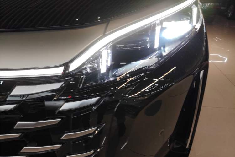 Used BYD Xia 2025 DM-i 1.5T 180km Excellence Model
