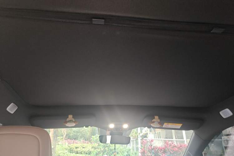 Used ONVO L60 2024 60 kWh Rear-Drive Version