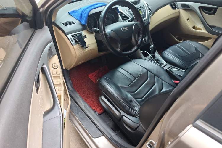 Used Hyundai Elantra (5th Generation / Langdong) 2012 1.6L Automatic Fashion Edition Driver Seat