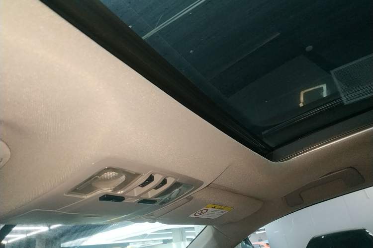 Used Toyota Highlander 2015 2.0T Two-Wheel Drive Luxury Edition 7 Seats