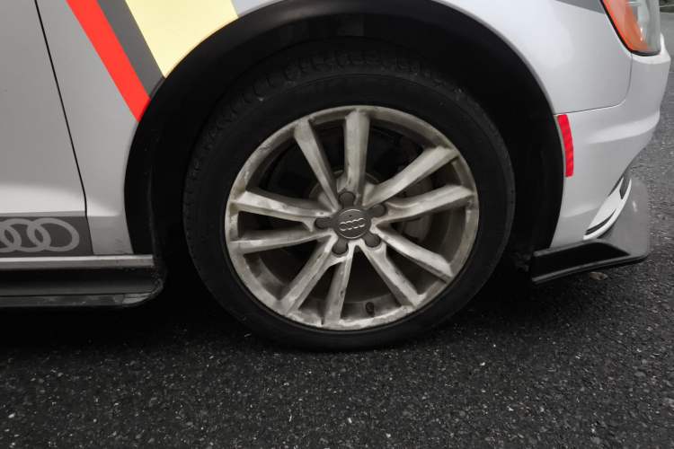 Used Audi A3 2015 Cabriolet 40 TFSI Right Front Wheel Hub