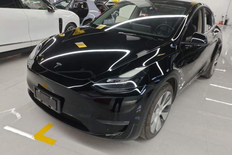 Used Tesla Model Y 2022 Long-Range All-Wheel-Drive Version