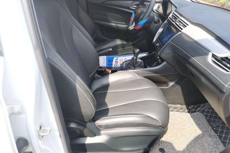 Used Roewe i5 2020 1.5L Manual 4G Connect Leehao Flagship Edition