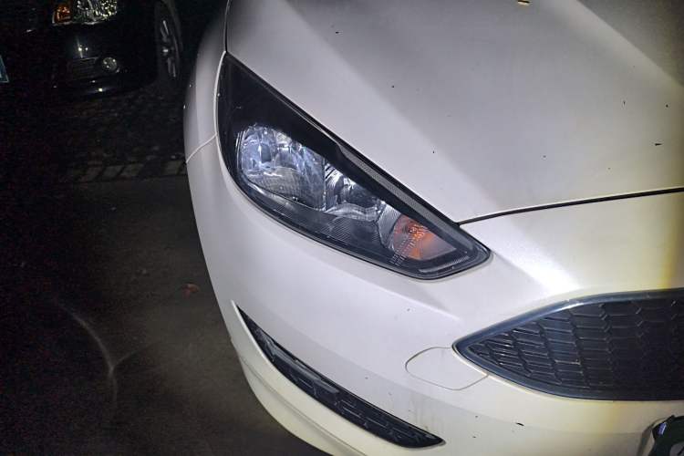 Used Ford Focus 2017 Hatchback EcoBoost 180 Automatic Sport Model Right Front Headlight