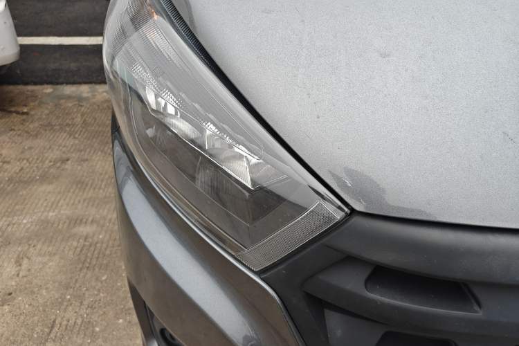 Used Jinbei Gold Hiace M Classic 2022 1.5L Engineering Lion Passenger Vehicle 5 Seats
