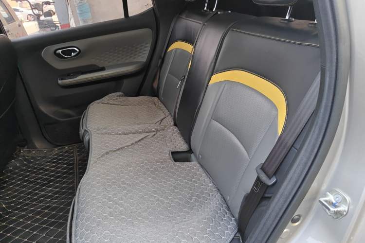 Used AION Y 2022 80 Ultra-Long Range Edition Left Rear Seat