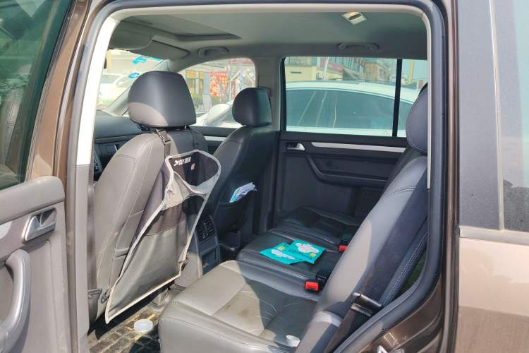 Used Volkswagen Touran 2013 1.4T DSG Crystal Edition 5-Seater
