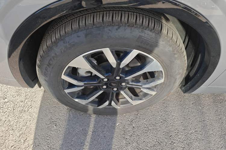 Used Ford Edge 2025 Ford Explorer L 2.0T EcoBoost E-Hybrid Four-Wheel-Drive 7-Seater Supreme Model