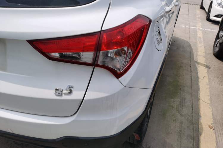 Used Haima S5 2016 1.6L Manual Luxury Tech Edition Exterior 3