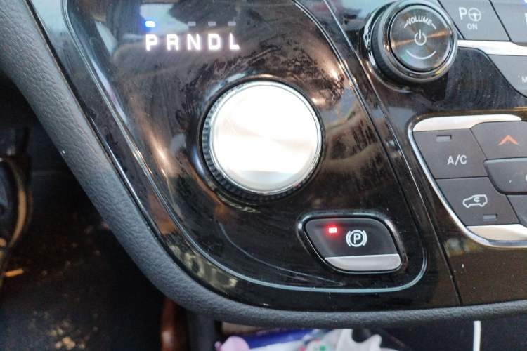 Used Chrysler Grand Voyager 2017 3.6L Premium Edition
