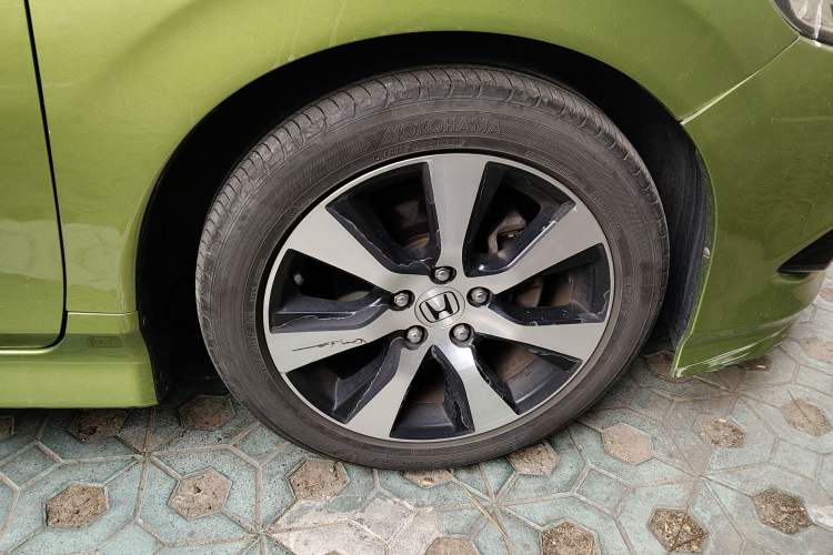 Used Honda Jade 2013 1.8L CVT Luxury Edition 5 seats