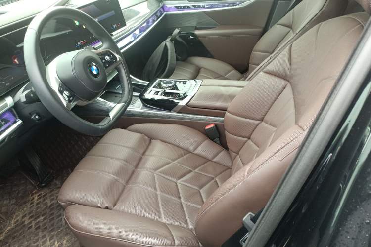 Used BMW 7 Series 2023 740Li Luxury Edition with Premium Package
