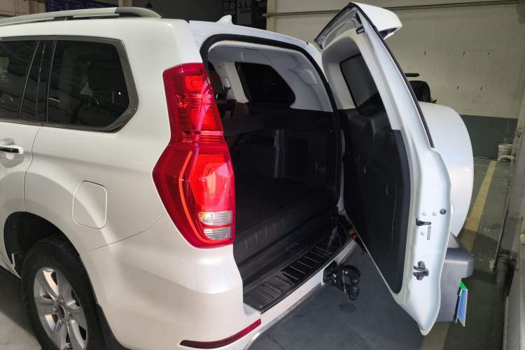 Used Haval H9 2017 2.0T Gasoline 4x4 Premium 5-Seater