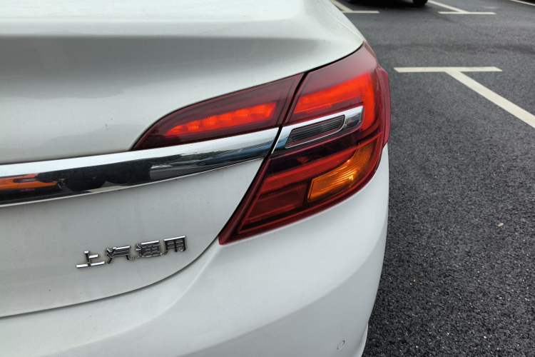 Used Buick Regal 2015 1.6T Leading Technology Model Right Rear Taillight