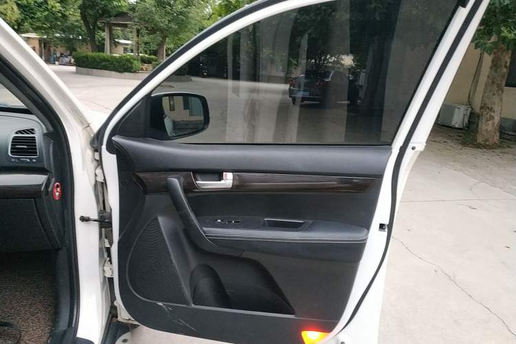 Used Kia Sorento 2013 2.4L 7-seat Gasoline Comfort Edition
